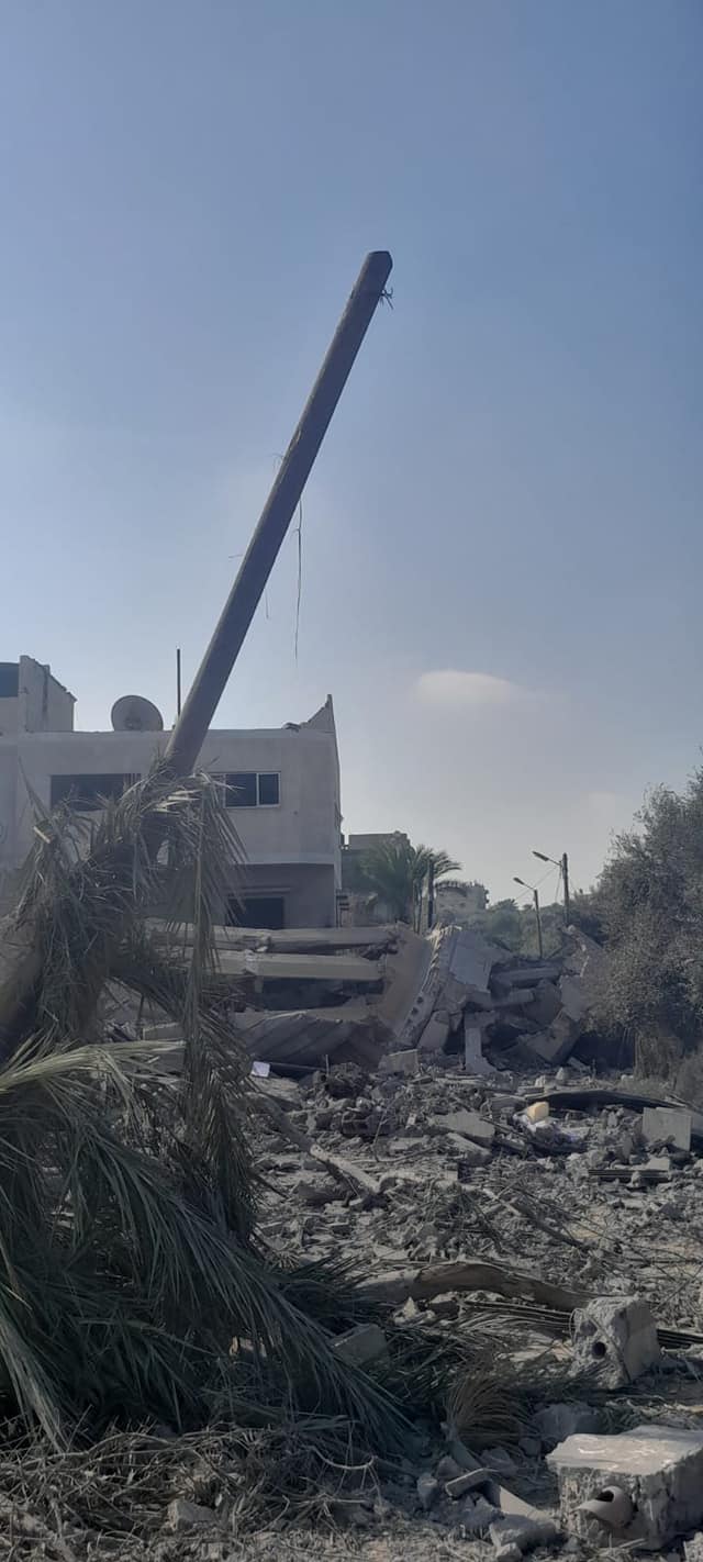 أضرار كبيرة لحقت بشبكة الكهرباء في منطقة جورة اللوت بمحافظة خانيونس